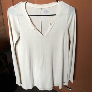 Cream colored Hollister v neck